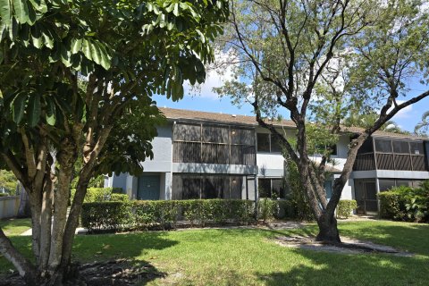 Condo in Oakland Park, Florida, 1 bedroom  № 1208804 - photo 4