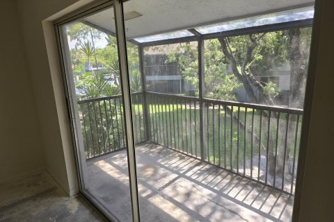 Condo in Oakland Park, Florida, 1 bedroom  № 1208804 - photo 7