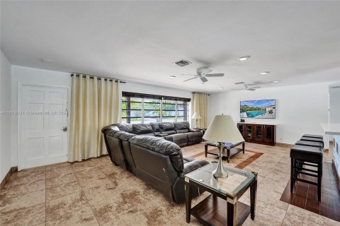 Casa en venta en Hollywood, Florida, 3 dormitorios, 208.66 m2 № 1235525 - foto 10