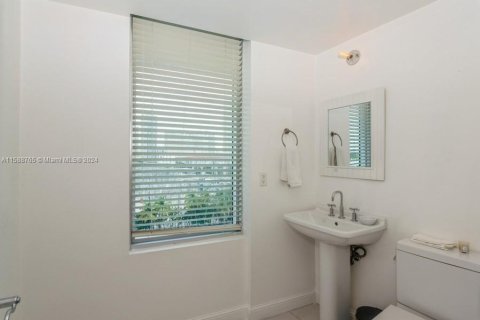 Copropriété à vendre à Miami, Floride: 2 chambres, 143.07 m2 № 1177780 - photo 11