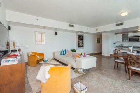 Condo in Miami, Florida, 2 bedrooms  № 1177780 - photo 3