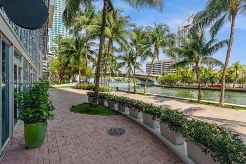 Condo in Miami, Florida, 2 bedrooms  № 1177780 - photo 15