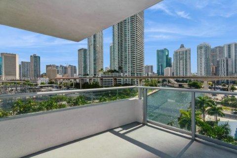 Condo in Miami, Florida, 2 bedrooms  № 1177780 - photo 12