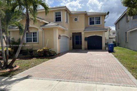 House in Miramar, Florida 5 bedrooms, 287.53 sq.m. № 1306453 - photo 2