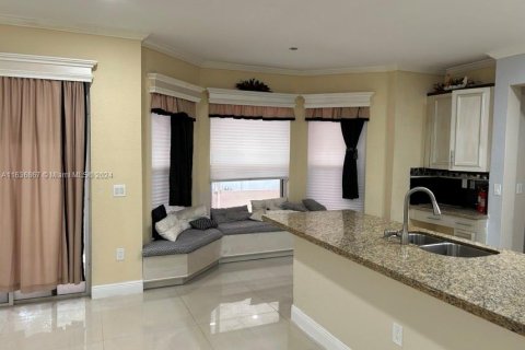 Casa en venta en Miramar, Florida, 5 dormitorios, 287.53 m2 № 1306453 - foto 8