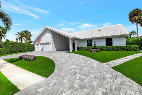 House in Boca Raton, Florida 4 bedrooms, 487.74 sq.m. № 777254 - photo 28