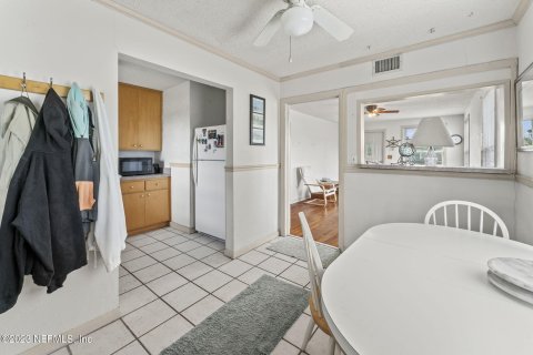 Duplex in Jacksonville Beach, Florida 4 bedrooms, 169.45 sq.m. № 770231 - photo 27