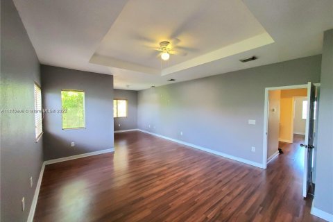 Casa en venta en Cutler Bay, Florida, 4 dormitorios, 225.66 m2 № 802359 - foto 18