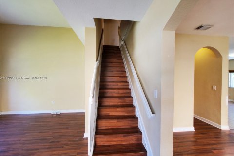 Casa en venta en Cutler Bay, Florida, 4 dormitorios, 225.66 m2 № 802359 - foto 5