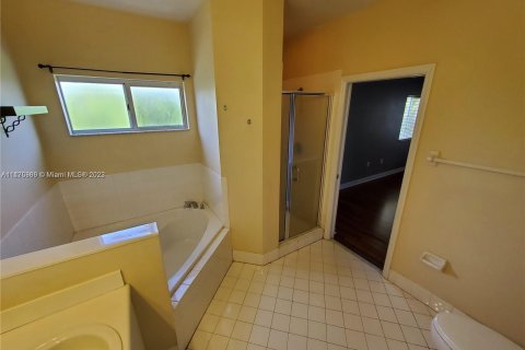 Casa en venta en Cutler Bay, Florida, 4 dormitorios, 225.66 m2 № 802359 - foto 21