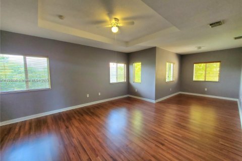 Casa en venta en Cutler Bay, Florida, 4 dormitorios, 225.66 m2 № 802359 - foto 16