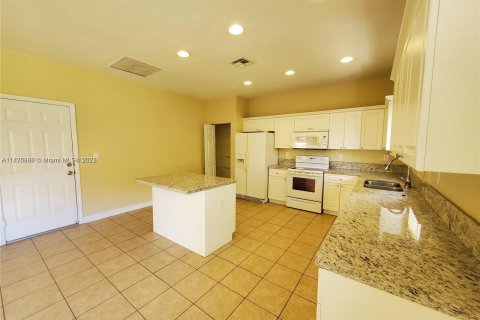 Casa en venta en Cutler Bay, Florida, 4 dormitorios, 225.66 m2 № 802359 - foto 8