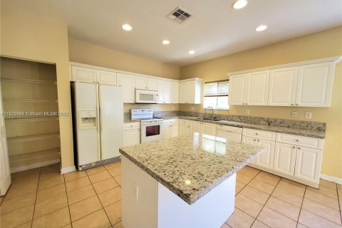 Casa en venta en Cutler Bay, Florida, 4 dormitorios, 225.66 m2 № 802359 - foto 11
