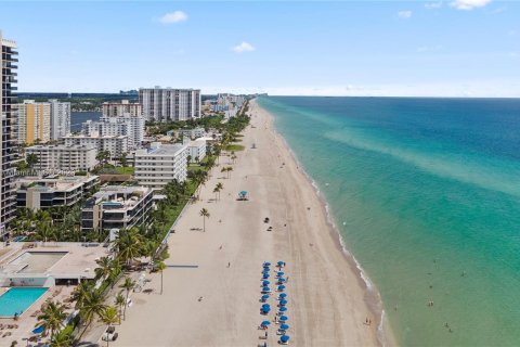 Condominio en alquiler en Hollywood, Florida, 1 dormitorio, 69.68 m2 № 873492 - foto 10