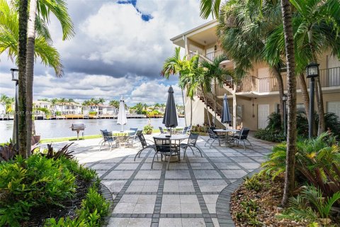 Condo in Hollywood, Florida, 1 bedroom  № 873492 - photo 14