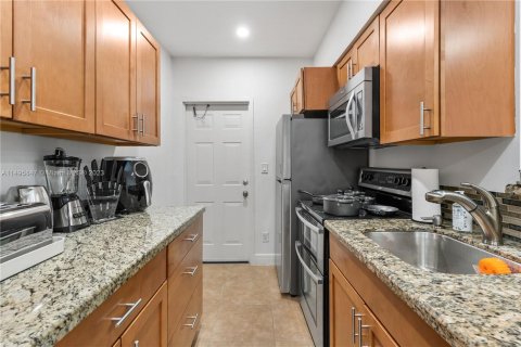 Copropriété à louer à Hollywood, Floride: 1 chambre, 69.68 m2 № 873492 - photo 6