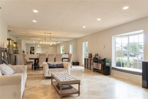 Casa en venta en Miami, Florida, 4 dormitorios, 334.45 m2 № 1409180 - foto 16