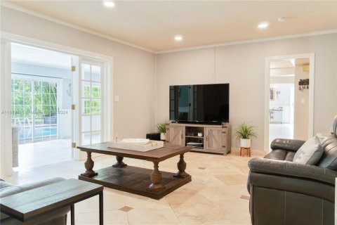 Casa en venta en Miami, Florida, 4 dormitorios, 334.45 m2 № 1409180 - foto 18