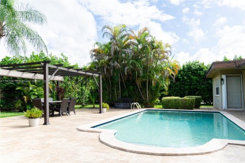 Casa en venta en Miami, Florida, 4 dormitorios, 334.45 m2 № 1409180 - foto 13