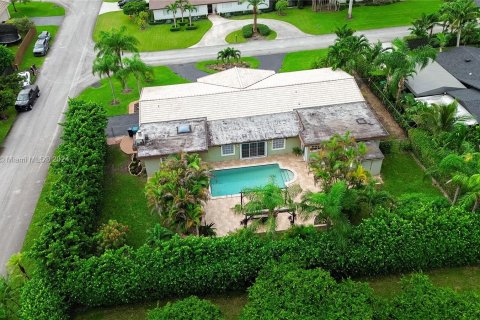 Casa en venta en Miami, Florida, 4 dormitorios, 334.45 m2 № 1409180 - foto 8