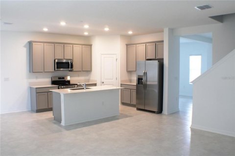 House in Edgewater, Florida 5 bedrooms, 238.85 sq.m. № 1288551 - photo 5