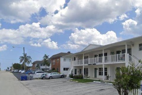 Купить коммерческую недвижимость в Помпано-Бич, Флорида № 195791 - фото 4