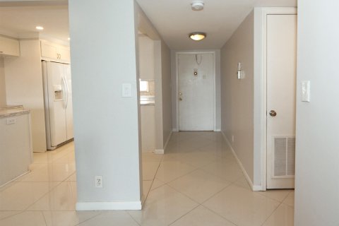 Condo in Sunrise, Florida, 2 bedrooms  № 1159909 - photo 3