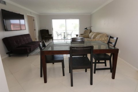 Condo in Sunrise, Florida, 2 bedrooms  № 1159909 - photo 13