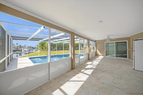 Casa en venta en New Port Richey, Florida, 4 dormitorios, 205.5 m2 № 1379779 - foto 15