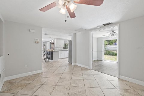 Casa en venta en New Port Richey, Florida, 3 dormitorios, 154.96 m2 № 1361327 - foto 9