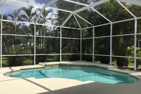 Villa ou maison à vendre à North Port, Floride: 3 chambres, 238.94 m2 № 1354814 - photo 2