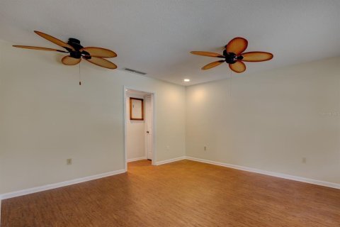 Copropriété à vendre à Mount Dora, Floride: 1 chambre, 56.48 m2 № 1375071 - photo 10