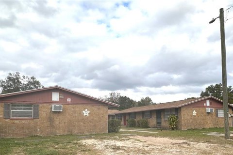 Commercial property in Thonotosassa, Florida 12 bedrooms, 391.3 sq.m. № 969405 - photo 2