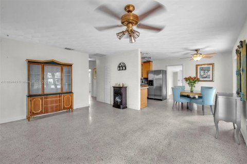 Casa en venta en Hollywood, Florida, 3 dormitorios, 118.54 m2 № 1232076 - foto 15