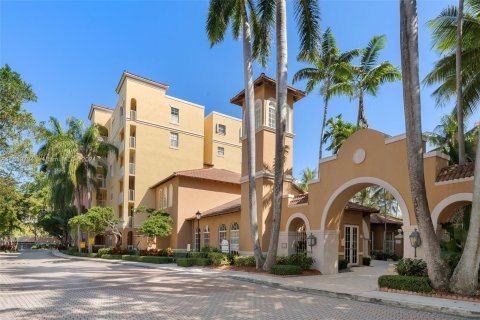 Condo in Aventura, Florida, 2 bedrooms  № 1315755 - photo 24