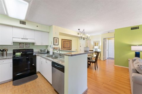 Condo in Aventura, Florida, 2 bedrooms  № 1315755 - photo 5