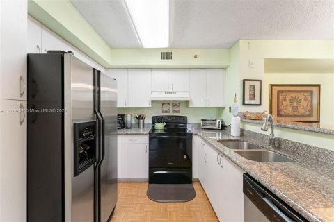 Condo in Aventura, Florida, 2 bedrooms  № 1315755 - photo 4