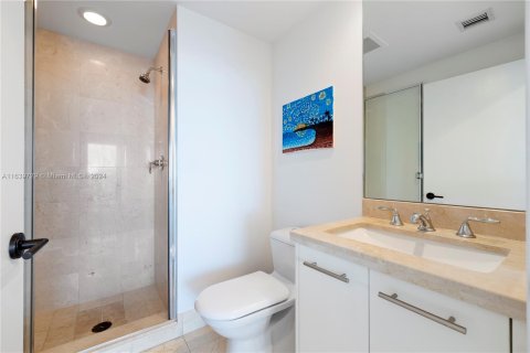 Condo in Miami Beach, Florida, 2 bedrooms  № 1315756 - photo 17