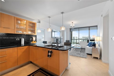 Condo in Miami Beach, Florida, 2 bedrooms  № 1315756 - photo 8