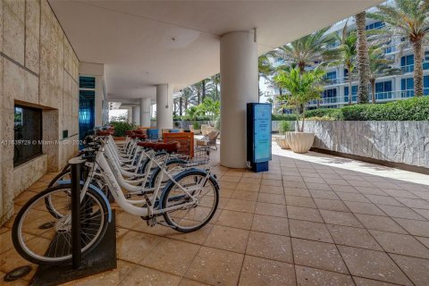 Condo in Miami Beach, Florida, 2 bedrooms  № 1315756 - photo 27