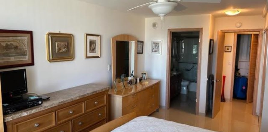 Condo in Highland Beach, Florida, 2 bedrooms  № 938864