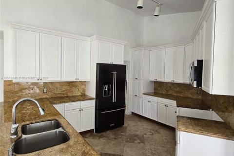 Villa ou maison à vendre à Lauderhill, Floride: 4 chambres, 227.15 m2 № 1128649 - photo 8
