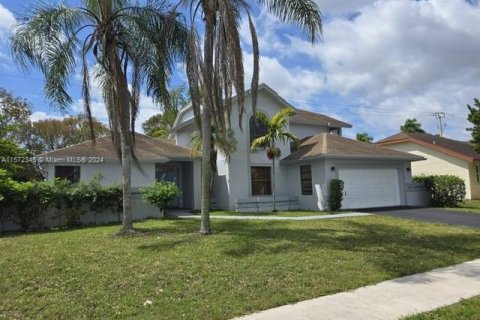 Villa ou maison à vendre à Lauderhill, Floride: 4 chambres, 227.15 m2 № 1128649 - photo 3