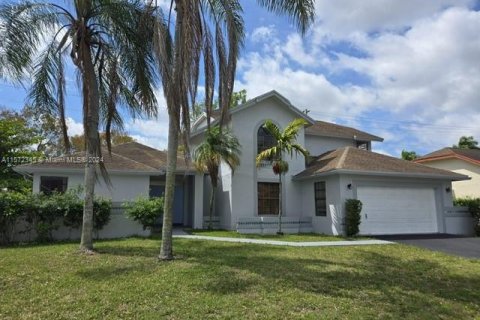 Casa en venta en Lauderhill, Florida, 4 dormitorios, 227.15 m2 № 1128649 - foto 2