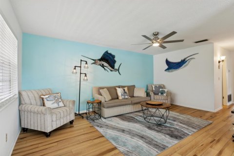 Condo in Stuart, Florida, 2 bedrooms  № 1179498 - photo 19