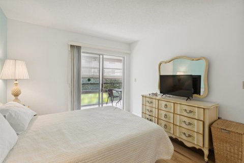 Condo in Stuart, Florida, 2 bedrooms  № 1179498 - photo 13