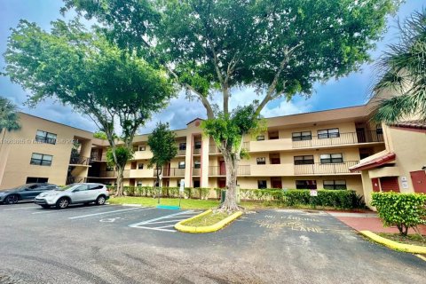 Condo in Miramar, Florida, 2 bedrooms  № 1375043 - photo 13