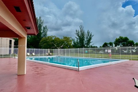 Copropriété à vendre à Miramar, Floride: 2 chambres, 76.18 m2 № 1375043 - photo 12