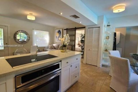 Casa en venta en North Miami, Florida, 3 dormitorios № 1375003 - foto 5