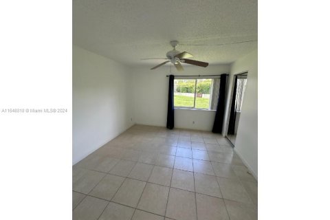 Condo in West Palm Beach, Florida, 2 bedrooms  № 1375002 - photo 15